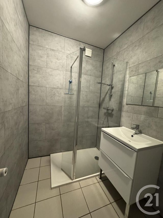 Appartement F3 à louer - 3 pièces - 50.26 m2 - MONTLUCON - 03 - AUVERGNE - Century 21 Pasquet Immobilier