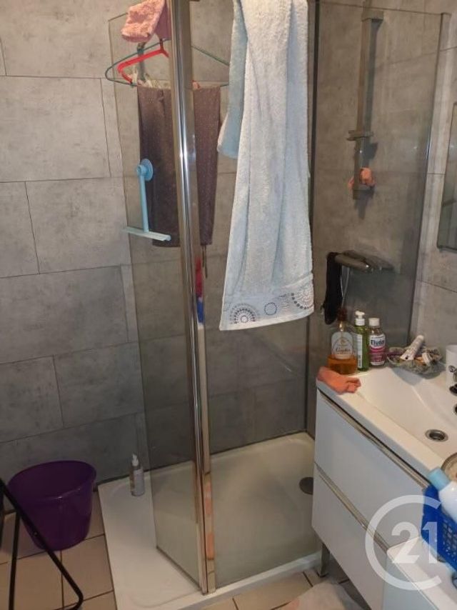 Appartement F3 à louer - 3 pièces - 50.26 m2 - MONTLUCON - 03 - AUVERGNE - Century 21 Pasquet Immobilier