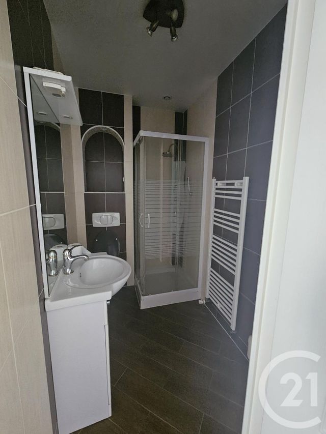 Appartement F1 bis à louer - 2 pièces - 26.35 m2 - MONTLUCON - 03 - AUVERGNE - Century 21 Pasquet Immobilier