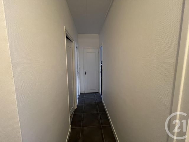 Afficher la photo en grand Appartement F2 à vendre - 2 pièces - 51.78 m2 - MONTLUCON - 03 - AUVERGNE - Century 21 Pasquet Immobilier