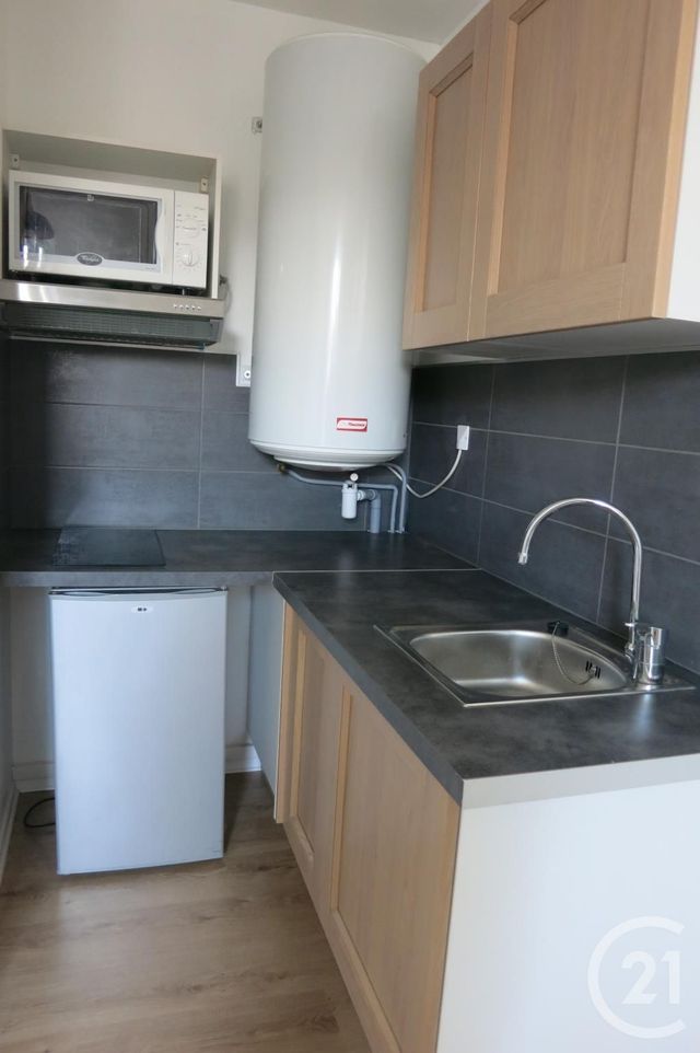 Afficher la photo en grand Appartement Studio à louer - 1 pièce - 19.0 m2 - MONTLUCON - 03 - AUVERGNE - Century 21 Pasquet Immobilier