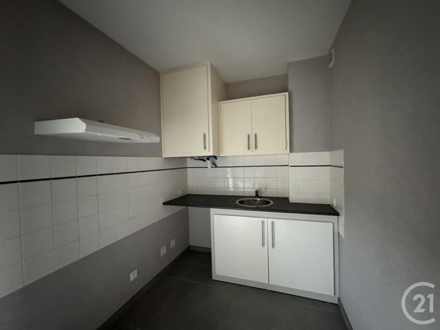 Afficher la photo en grand Appartement F1 à louer - 1 pièce - 36.27 m2 - DOMERAT - 03 - AUVERGNE - Century 21 Pasquet Immobilier