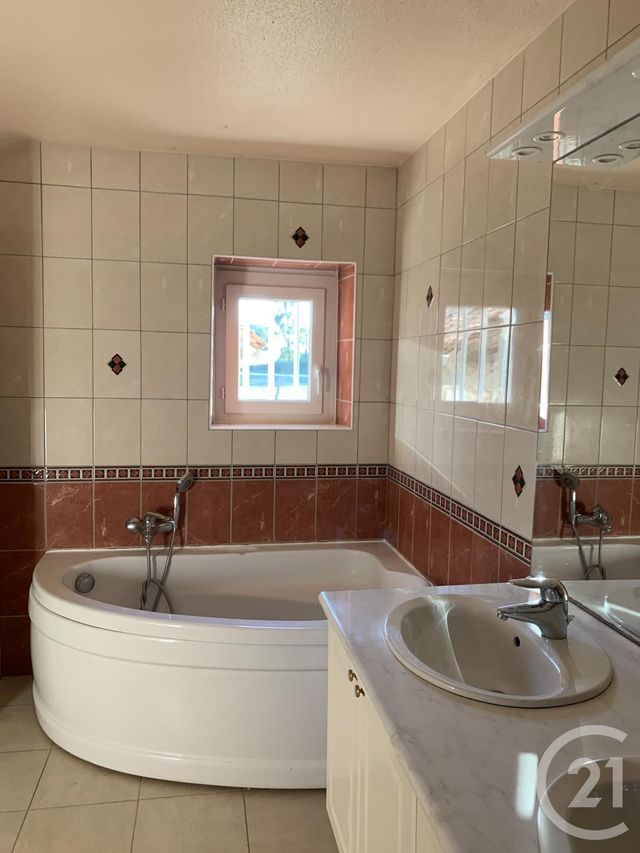 maison à louer - 5 pièces - 167.58 m2 - SAUVAGNY - 03 - AUVERGNE - Century 21 Pasquet Immobilier