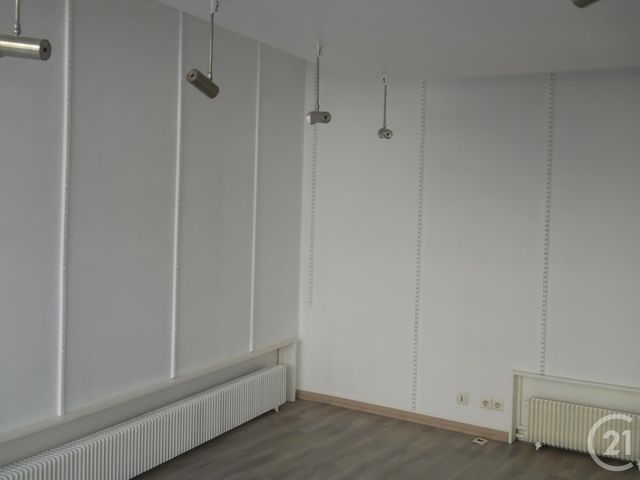 Afficher la photo en grand Appartement Local à louer - 2 pièces - 45.0 m2 - MONTLUCON - 03 - AUVERGNE - Century 21 Pasquet Immobilier