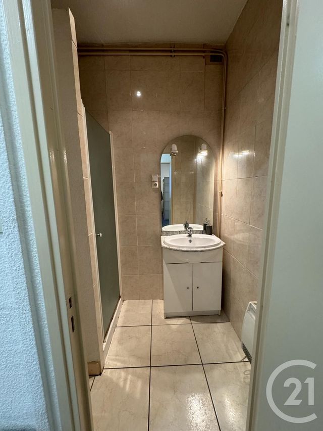 Appartement F2 à louer - 2 pièces - 40.68 m2 - MONTLUCON - 03 - AUVERGNE - Century 21 Pasquet Immobilier