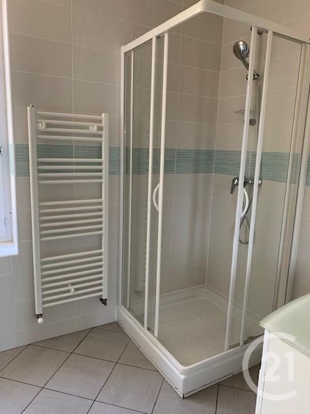 Appartement F4 à louer - 4 pièces - 90.0 m2 - DESERTINES - 03 - AUVERGNE - Century 21 Pasquet Immobilier