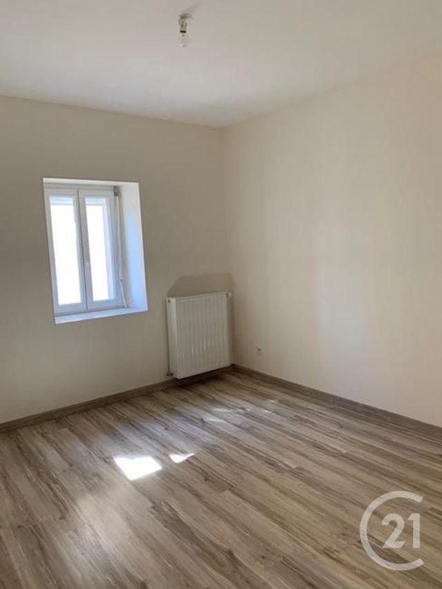 Appartement F4 à louer - 4 pièces - 90.0 m2 - DESERTINES - 03 - AUVERGNE - Century 21 Pasquet Immobilier