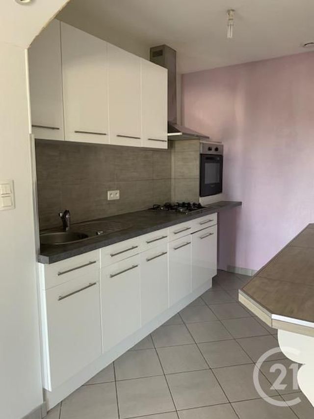 Appartement F4 à louer - 4 pièces - 90.0 m2 - DESERTINES - 03 - AUVERGNE - Century 21 Pasquet Immobilier