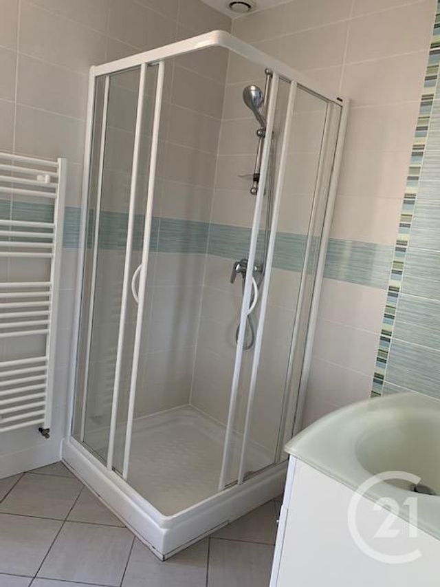 Appartement F4 à louer - 4 pièces - 90.0 m2 - DESERTINES - 03 - AUVERGNE - Century 21 Pasquet Immobilier