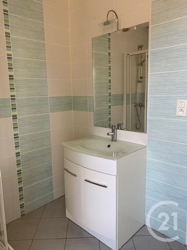 Appartement F4 à louer - 4 pièces - 90.0 m2 - DESERTINES - 03 - AUVERGNE - Century 21 Pasquet Immobilier