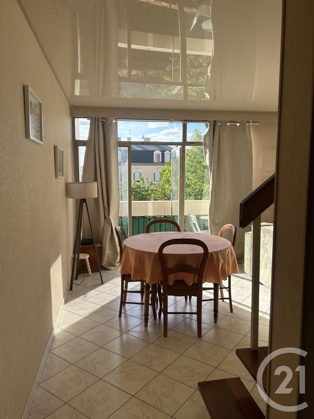 Appartement Duplex à vendre - 3 pièces - 72.7 m2 - MONTLUCON - 03 - AUVERGNE - Century 21 Pasquet Immobilier