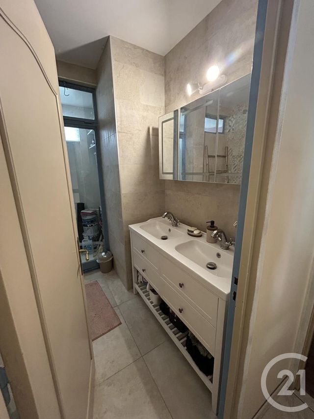 Appartement Duplex à vendre - 3 pièces - 72.7 m2 - MONTLUCON - 03 - AUVERGNE - Century 21 Pasquet Immobilier
