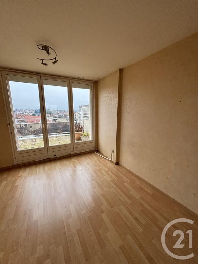 Appartement F3 à vendre - 3 pièces - 76.24 m2 - MONTLUCON - 03 - AUVERGNE - Century 21 Pasquet Immobilier