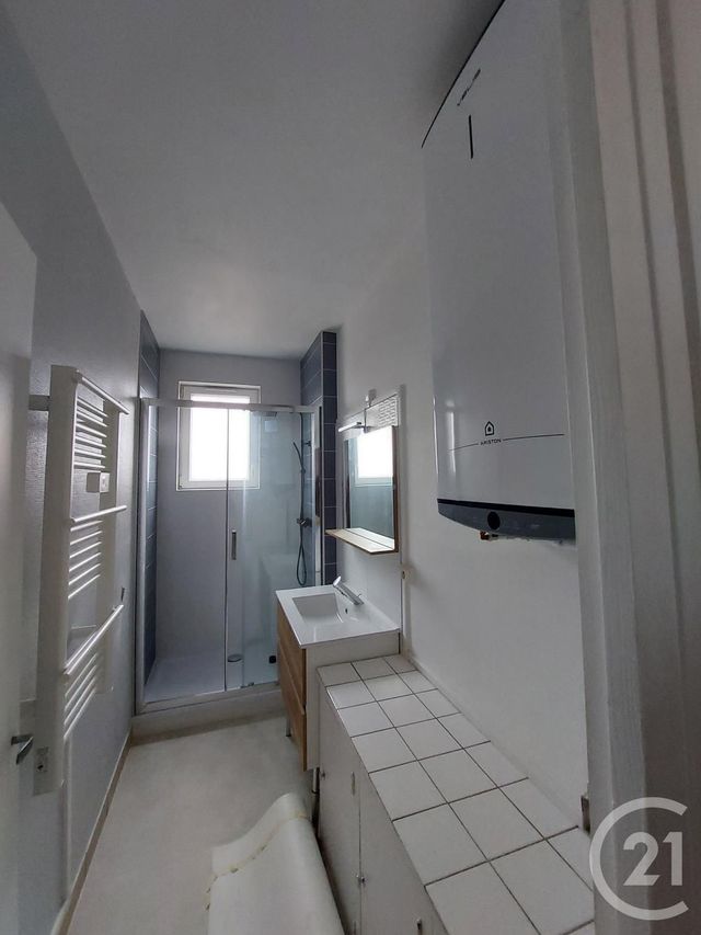 Appartement F2 à vendre - 2 pièces - 42.78 m2 - MONTLUCON - 03 - AUVERGNE - Century 21 Pasquet Immobilier