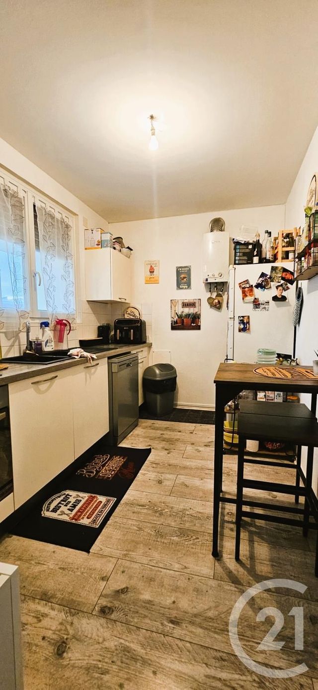 Appartement Duplex à vendre - 4 pièces - 83.5 m2 - MONTLUCON - 03 - AUVERGNE - Century 21 Pasquet Immobilier