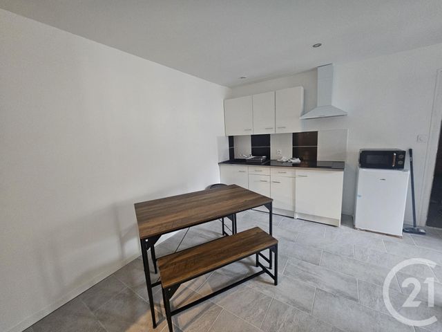 Appartement F1 à louer - 2 pièces - 31.6 m2 - MONTLUCON - 03 - AUVERGNE - Century 21 Pasquet Immobilier