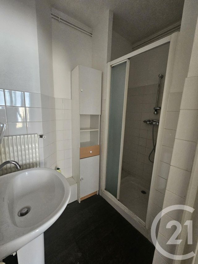 Appartement F3 à louer - 3 pièces - 68.52 m2 - MONTLUCON - 03 - AUVERGNE - Century 21 Pasquet Immobilier