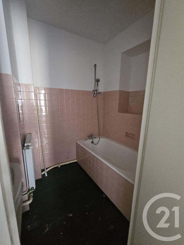 Appartement F3 à louer - 3 pièces - 68.08 m2 - MONTLUCON - 03 - AUVERGNE - Century 21 Pasquet Immobilier