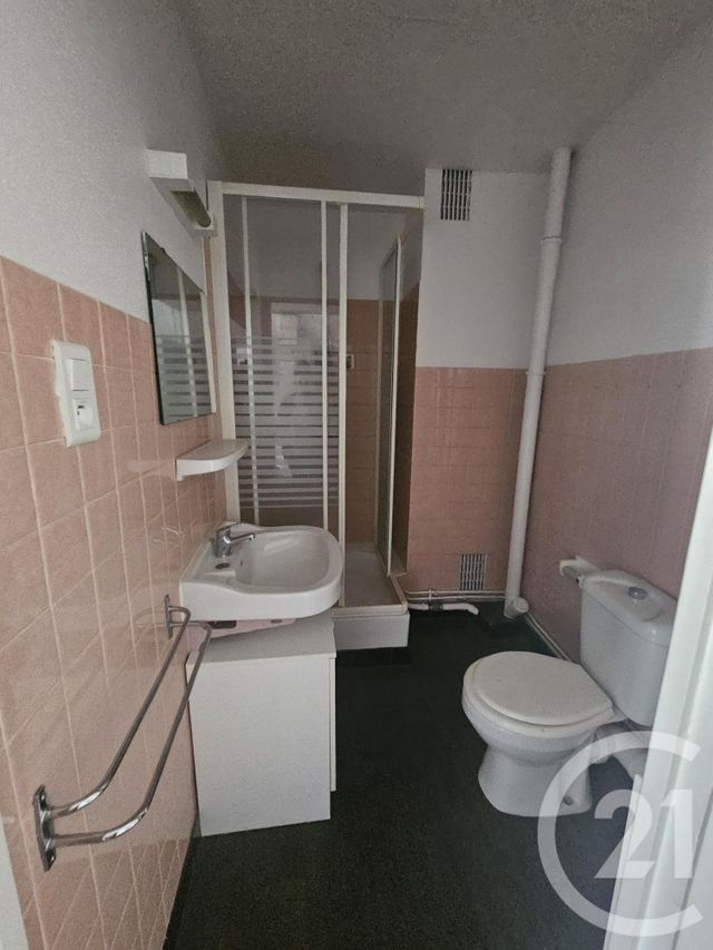 Appartement F1 bis à louer - 2 pièces - 27.46 m2 - MONTLUCON - 03 - AUVERGNE - Century 21 Pasquet Immobilier