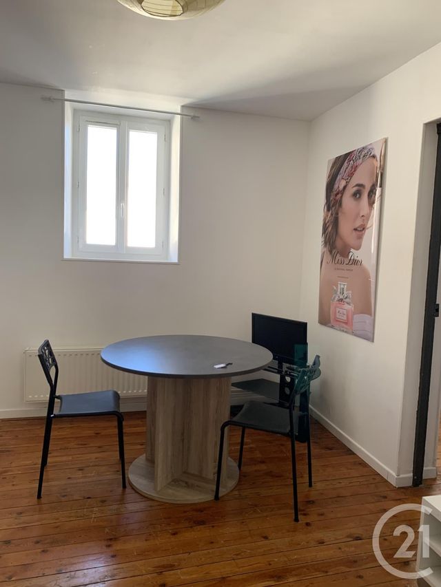 Appartement F2 à louer - 2 pièces - 37.0 m2 - MONTLUCON - 03 - AUVERGNE - Century 21 Pasquet Immobilier