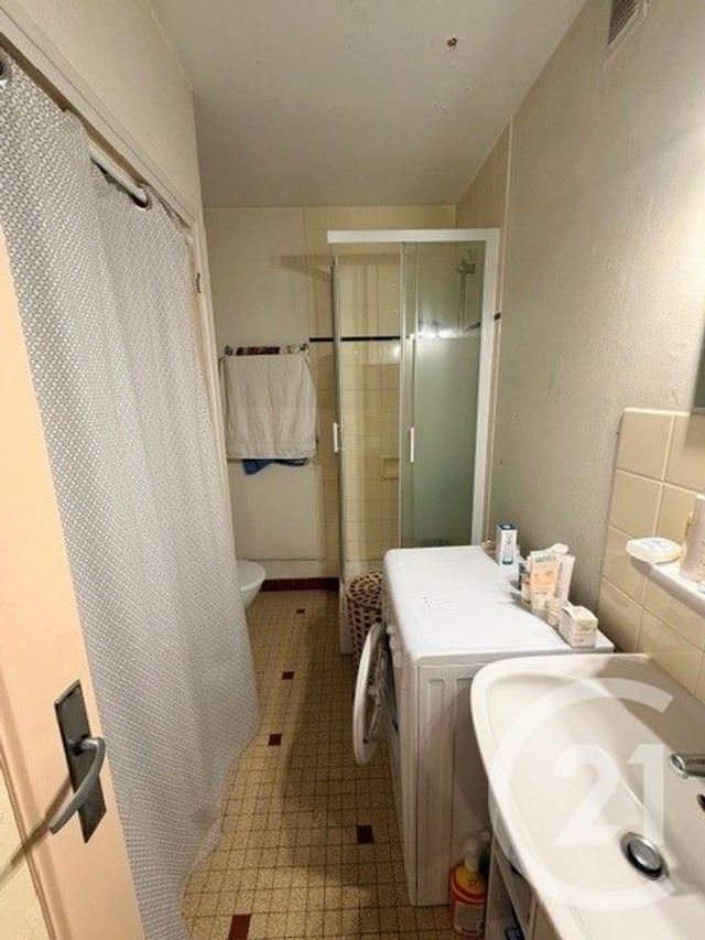 Appartement F1 bis à louer - 2 pièces - 31.0 m2 - MONTLUCON - 03 - AUVERGNE - Century 21 Pasquet Immobilier