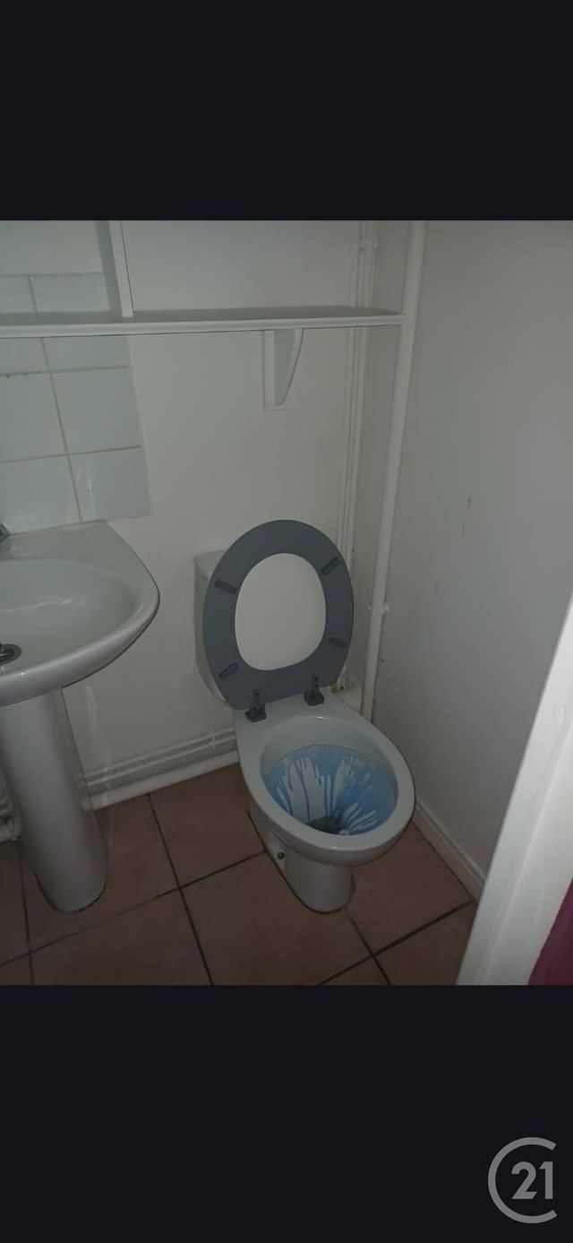 Appartement F2 à louer - 2 pièces - 31.53 m2 - COMMENTRY - 03 - AUVERGNE - Century 21 Pasquet Immobilier