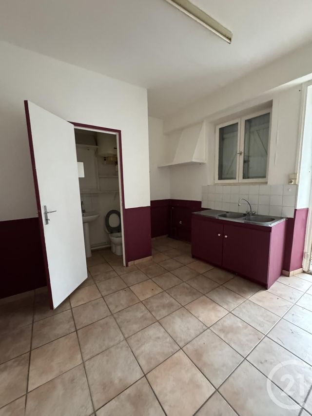 Appartement F2 à louer - 2 pièces - 31.53 m2 - COMMENTRY - 03 - AUVERGNE - Century 21 Pasquet Immobilier