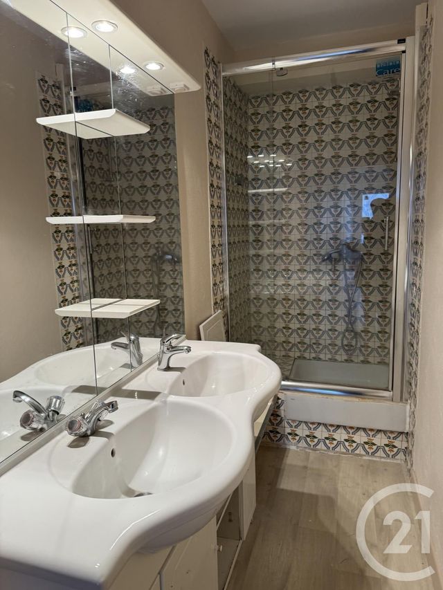 Appartement F4 à louer - 4 pièces - 84.88 m2 - LUSSAT - 23 - LIMOUSIN - Century 21 Pasquet Immobilier