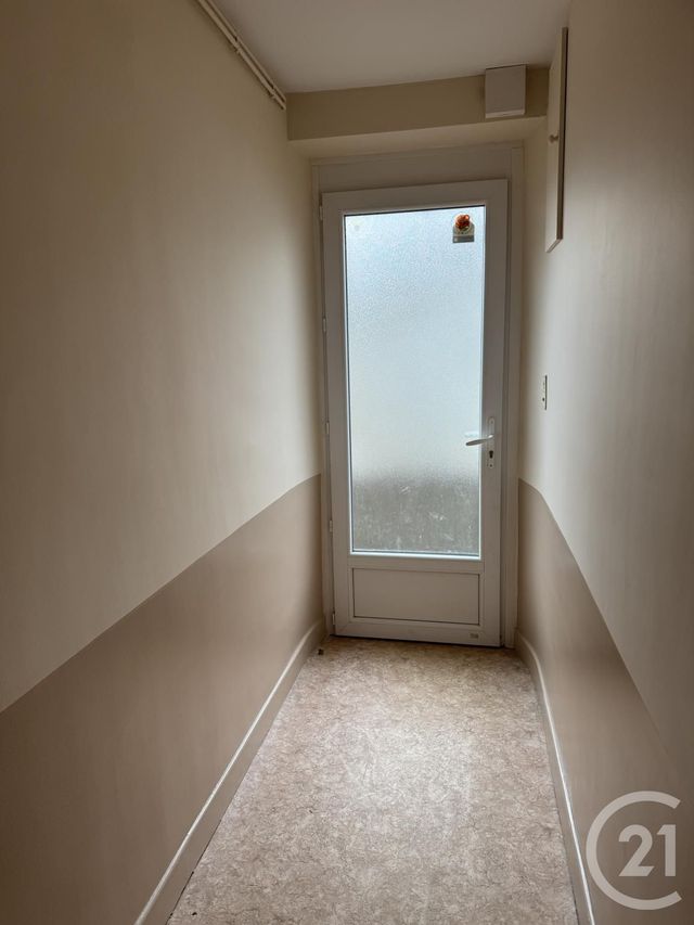 Appartement F4 à louer - 4 pièces - 84.88 m2 - LUSSAT - 23 - LIMOUSIN - Century 21 Pasquet Immobilier