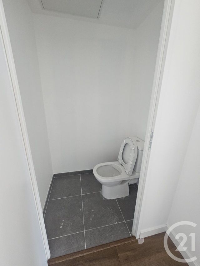 Appartement F2 à louer - 2 pièces - 45.3 m2 - MONTLUCON - 03 - AUVERGNE - Century 21 Pasquet Immobilier