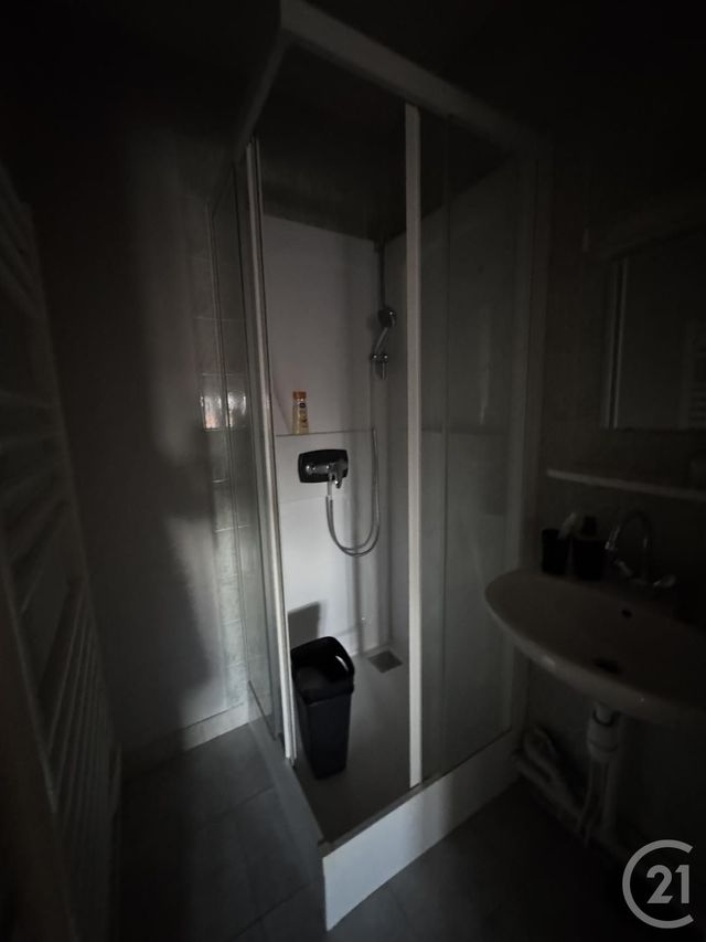 Appartement F1 à louer - 1 pièce - 22.5 m2 - MONTLUCON - 03 - AUVERGNE - Century 21 Pasquet Immobilier