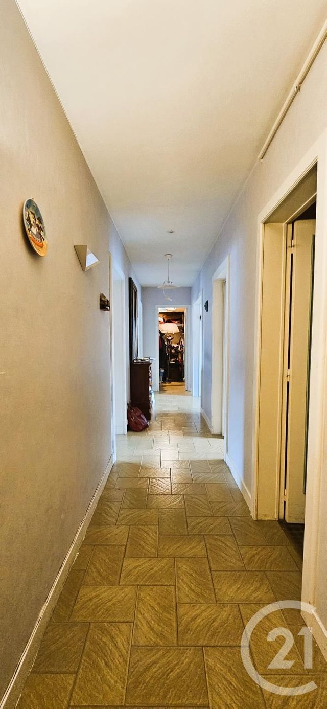 Appartement F3 à vendre - 3 pièces - 74.0 m2 - MONTLUCON - 03 - AUVERGNE - Century 21 Pasquet Immobilier