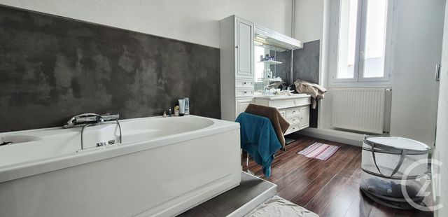 Appartement F4 à vendre - 4 pièces - 131.0 m2 - MONTLUCON - 03 - AUVERGNE - Century 21 Pasquet Immobilier