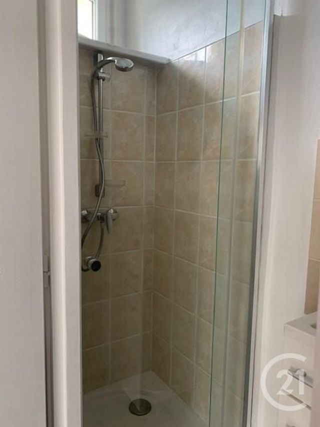 maison à louer - 3 pièces - 52.0 m2 - MONTLUCON - 03 - AUVERGNE - Century 21 Pasquet Immobilier