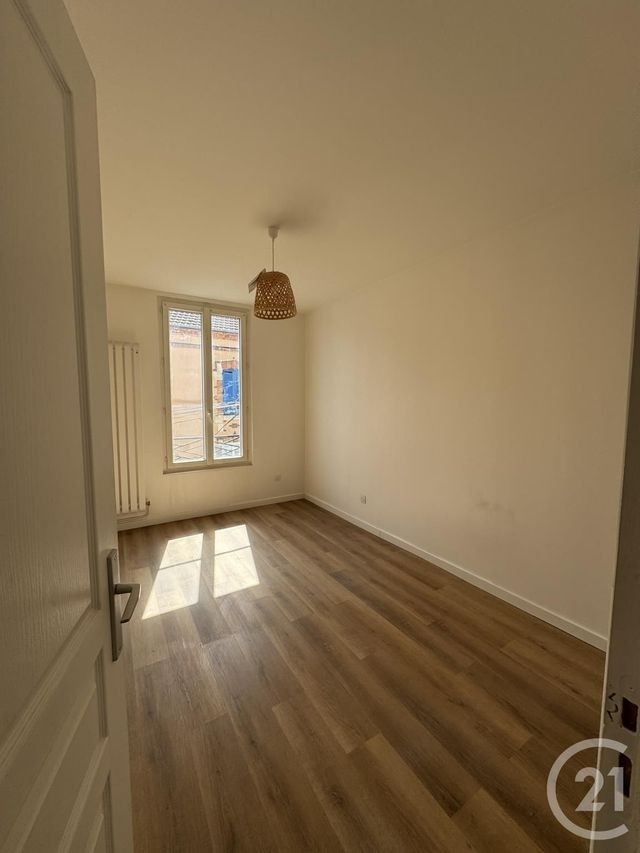 Appartement F3 à louer - 3 pièces - 46.0 m2 - MONTLUCON - 03 - AUVERGNE - Century 21 Pasquet Immobilier