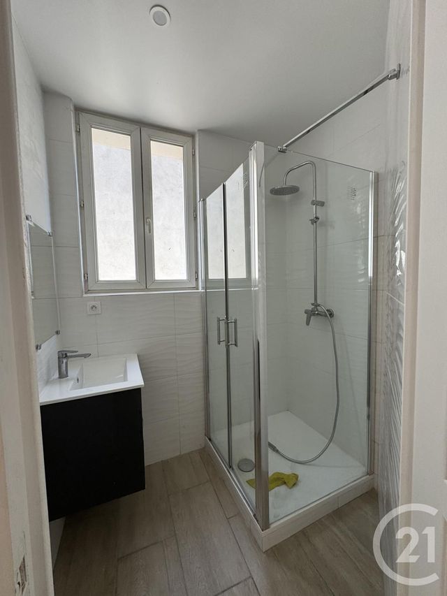 Appartement F3 à louer - 3 pièces - 46.0 m2 - MONTLUCON - 03 - AUVERGNE - Century 21 Pasquet Immobilier