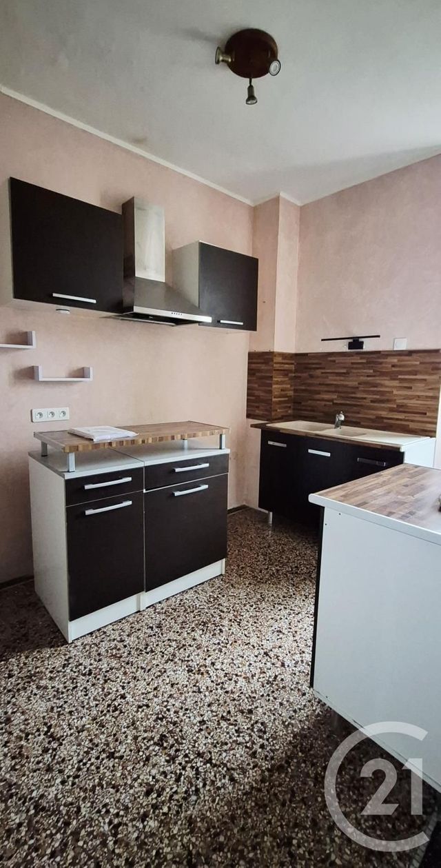 Appartement F3 à vendre - 3 pièces - 78.91 m2 - MONTLUCON - 03 - AUVERGNE - Century 21 Pasquet Immobilier