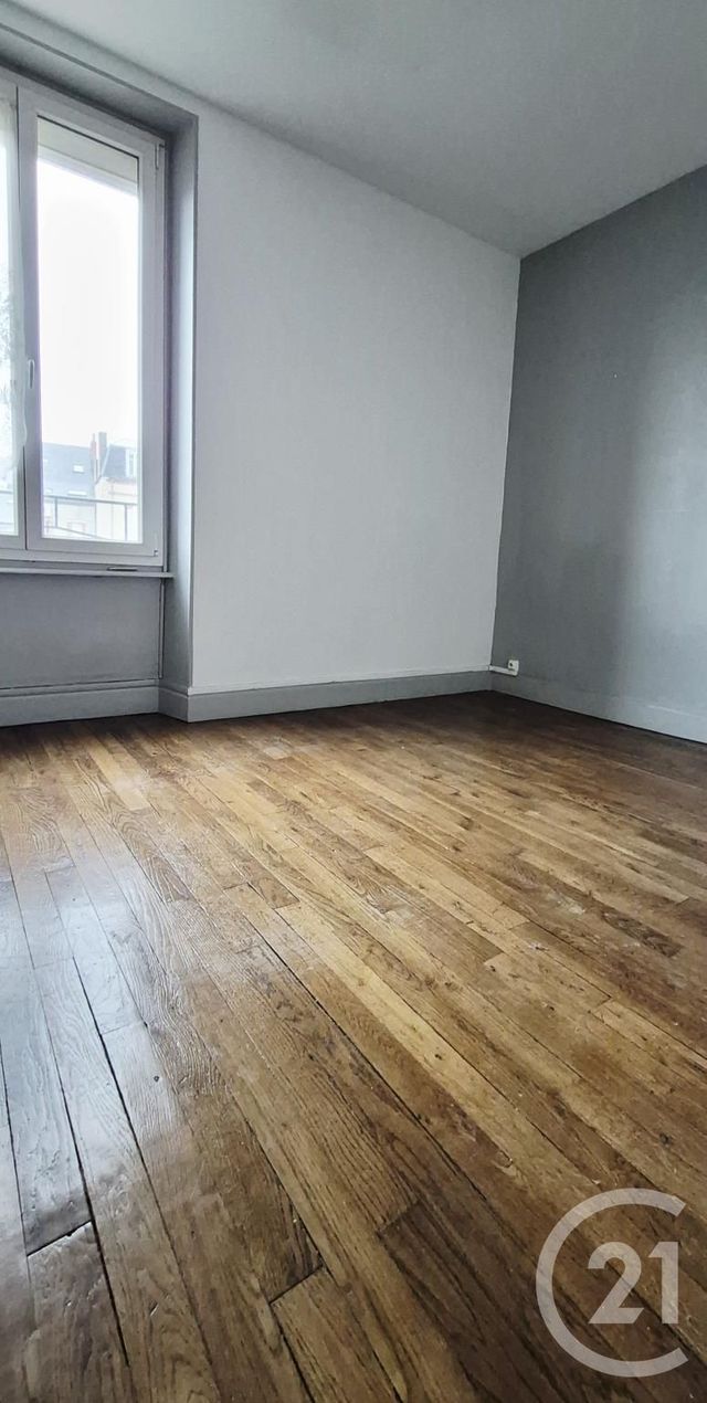 Appartement F3 à vendre - 3 pièces - 78.91 m2 - MONTLUCON - 03 - AUVERGNE - Century 21 Pasquet Immobilier