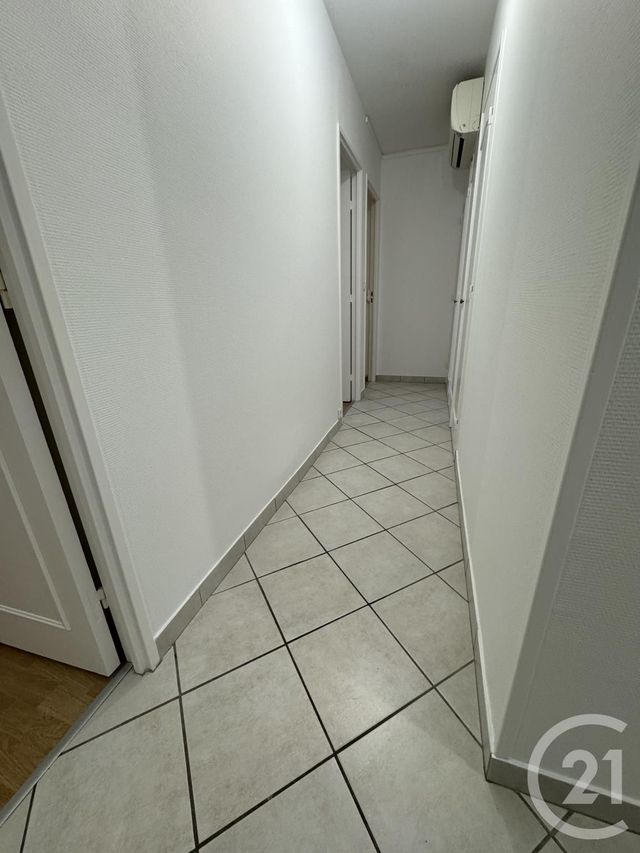 Appartement F4 à louer - 4 pièces - 84.86 m2 - MONTLUCON - 03 - AUVERGNE - Century 21 Pasquet Immobilier