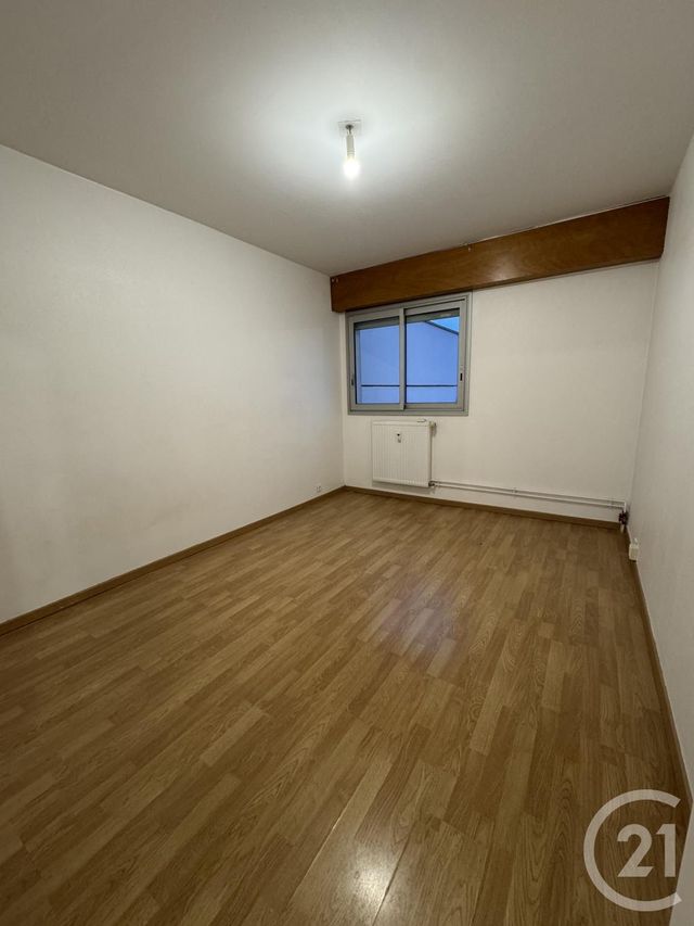 Appartement F4 à louer - 4 pièces - 84.86 m2 - MONTLUCON - 03 - AUVERGNE - Century 21 Pasquet Immobilier
