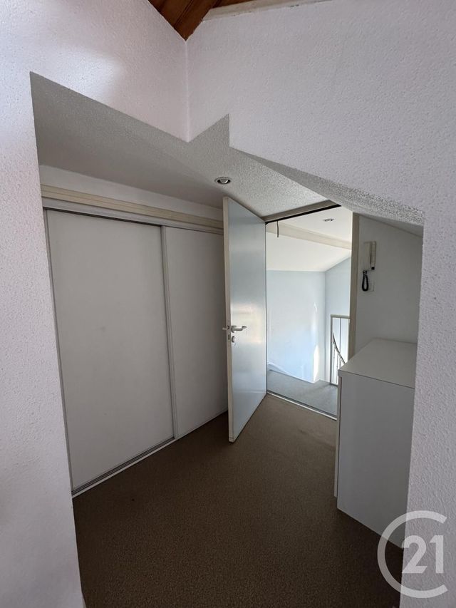 Appartement Studio à louer - 1 pièce - 26.0 m2 - MONTLUCON - 03 - AUVERGNE - Century 21 Pasquet Immobilier