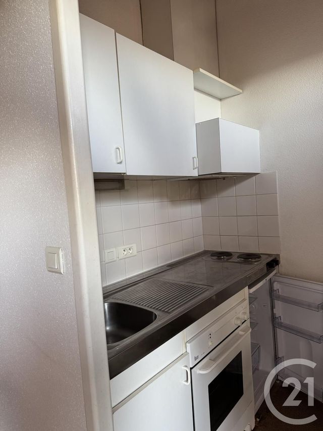Appartement Studio à louer - 1 pièce - 26.0 m2 - MONTLUCON - 03 - AUVERGNE - Century 21 Pasquet Immobilier