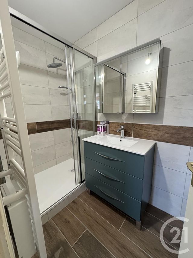 Appartement F3 à louer - 3 pièces - 76.96 m2 - MONTLUCON - 03 - AUVERGNE - Century 21 Pasquet Immobilier