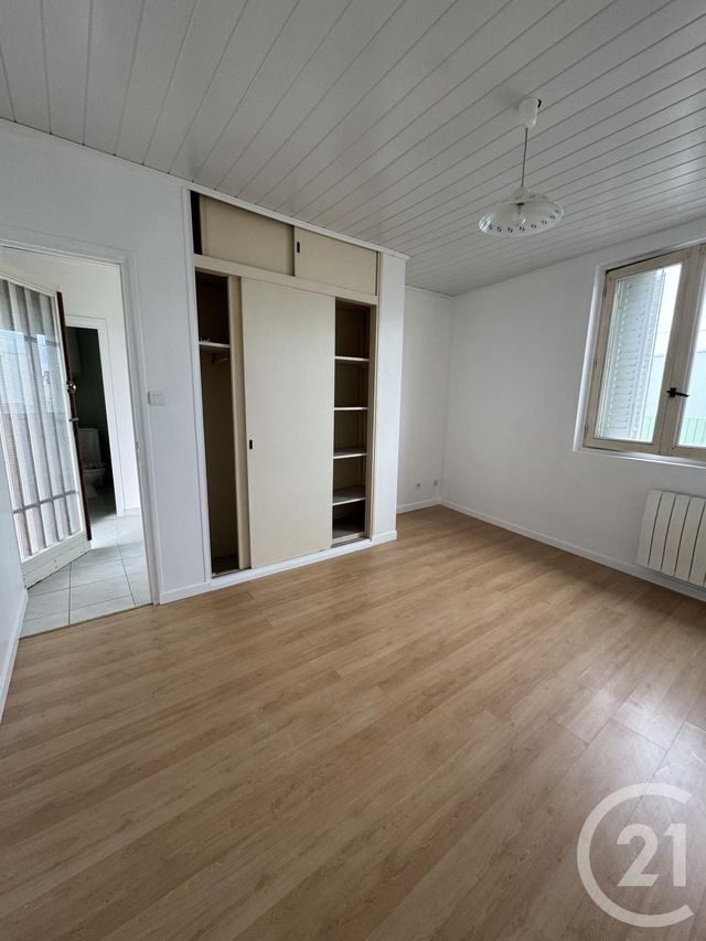Appartement F1 à louer - 2 pièces - 30.4 m2 - MONTLUCON - 03 - AUVERGNE - Century 21 Pasquet Immobilier