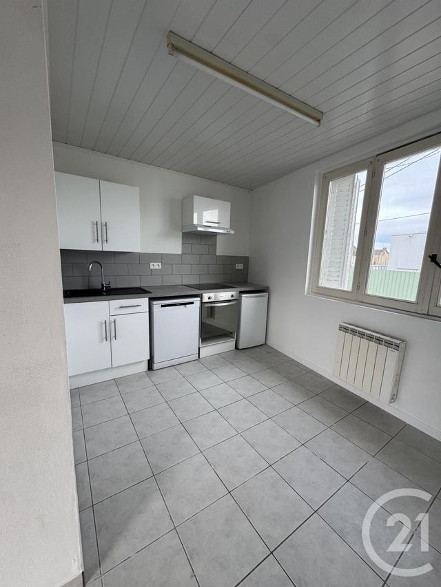 Appartement F1 à louer - 2 pièces - 30.4 m2 - MONTLUCON - 03 - AUVERGNE - Century 21 Pasquet Immobilier