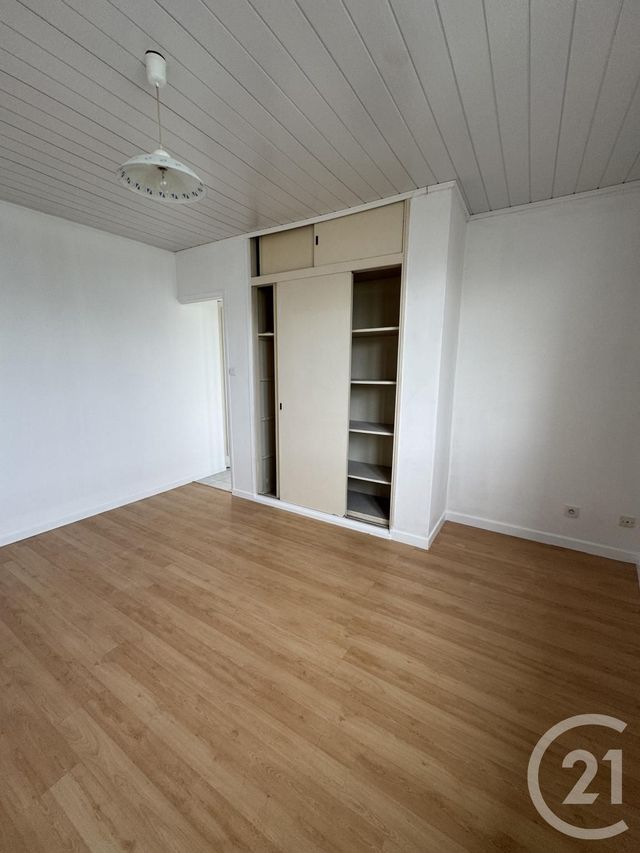 Appartement F1 à louer - 2 pièces - 30.4 m2 - MONTLUCON - 03 - AUVERGNE - Century 21 Pasquet Immobilier