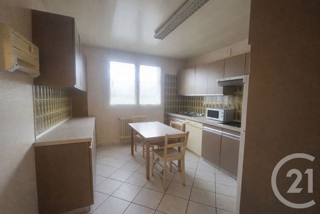 maison à vendre - 7 pièces - 150.0 m2 - DOMERAT - 03 - AUVERGNE - Century 21 Pasquet Immobilier