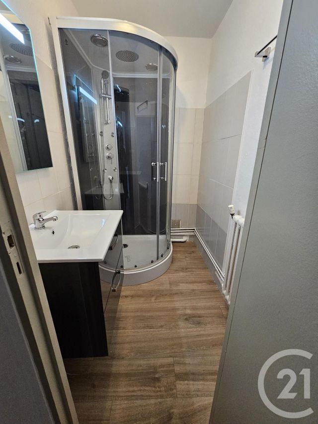 Appartement F3 à louer - 3 pièces - 56.8 m2 - MONTLUCON - 03 - AUVERGNE - Century 21 Pasquet Immobilier