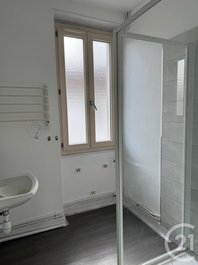 Appartement F3 à louer - 3 pièces - 50.0 m2 - MONTLUCON - 03 - AUVERGNE - Century 21 Pasquet Immobilier