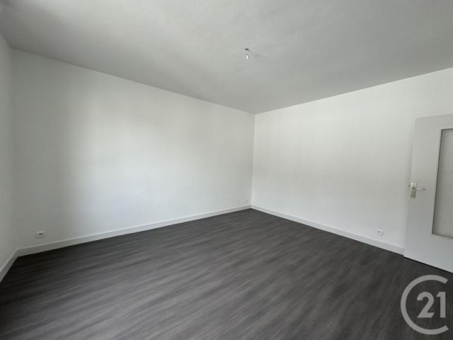 Appartement F3 à louer - 3 pièces - 50.0 m2 - MONTLUCON - 03 - AUVERGNE - Century 21 Pasquet Immobilier